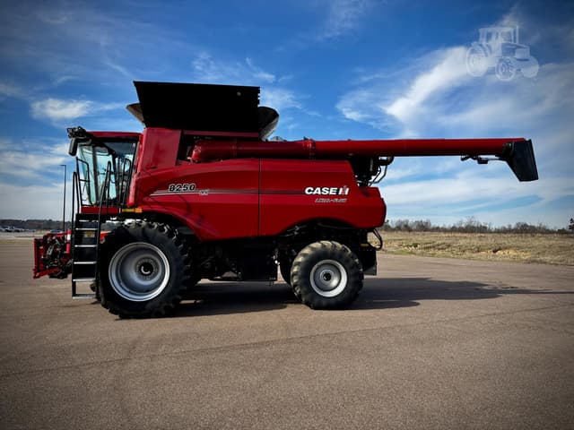 Image of Case IH 8250 equipment image 1