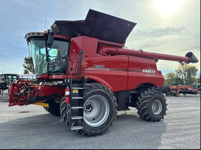 Image of Case IH 8250 equipment image 2