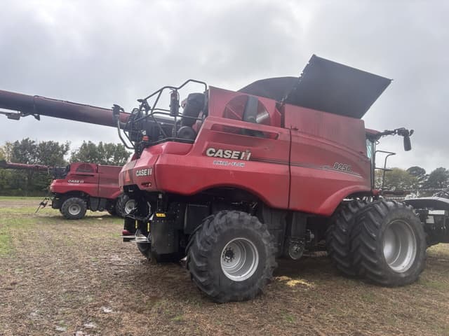 Image of Case IH 8250 equipment image 2