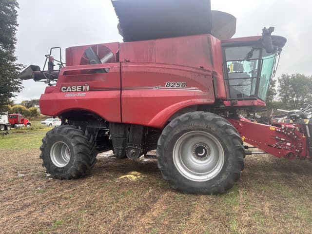 Image of Case IH 8250 equipment image 1