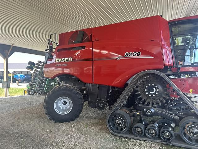 Image of Case IH 8250 equipment image 3