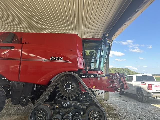 Image of Case IH 8250 equipment image 4