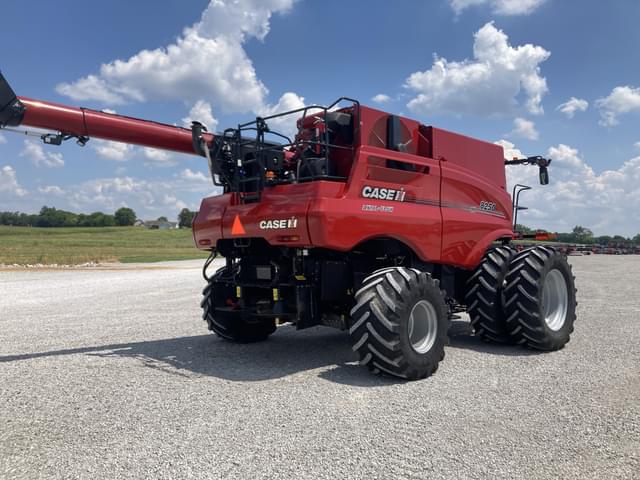 Image of Case IH 8250 equipment image 2