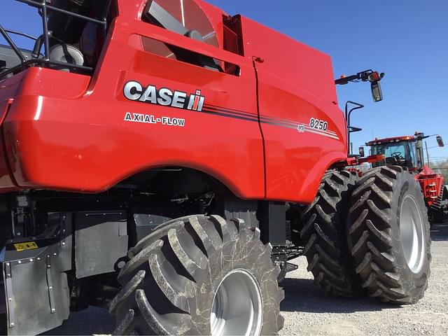 Image of Case IH 8250 equipment image 2