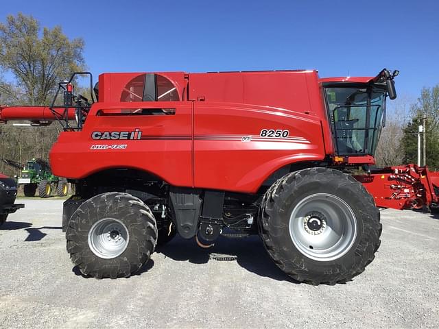 Image of Case IH 8250 equipment image 1