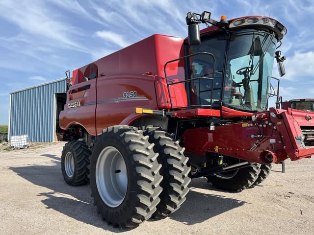Image of Case IH 8250 equipment image 1