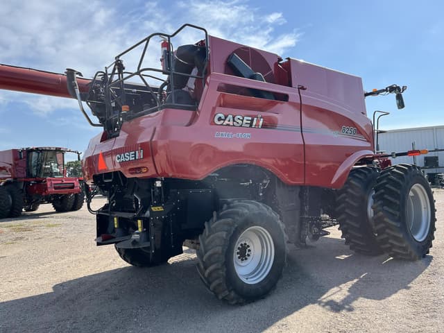 Image of Case IH 8250 equipment image 2