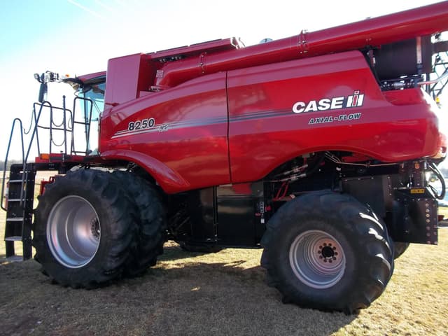 Image of Case IH 8250 equipment image 4