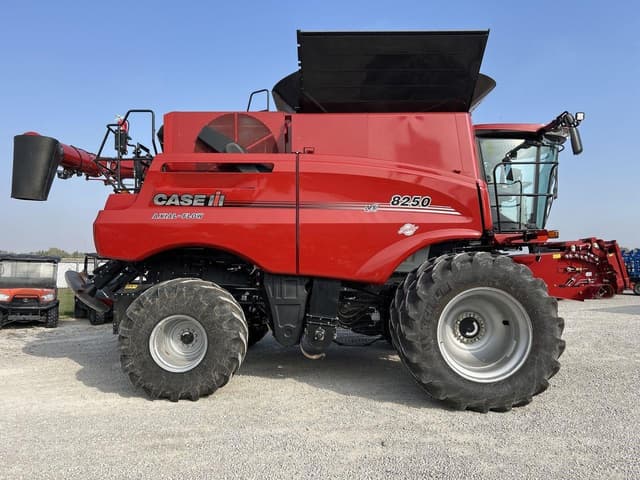 Image of Case IH 8250 equipment image 1