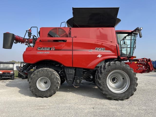 Image of Case IH 8250 equipment image 1