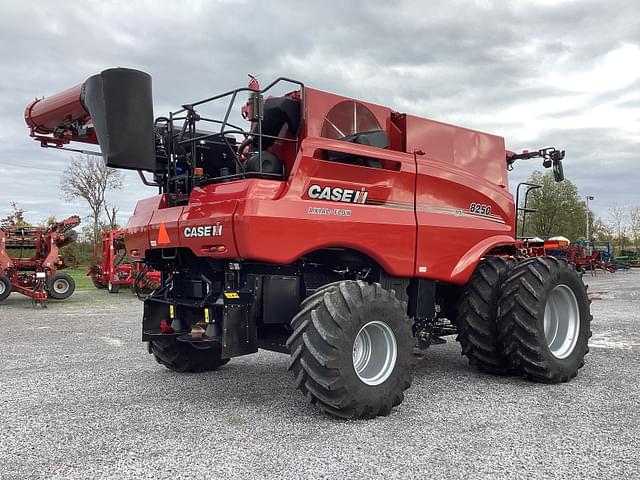 Image of Case IH 8250 equipment image 2