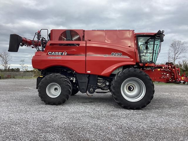 Image of Case IH 8250 equipment image 1