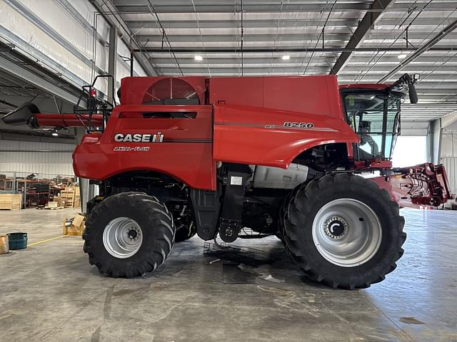 Image of Case IH 8250 equipment image 1