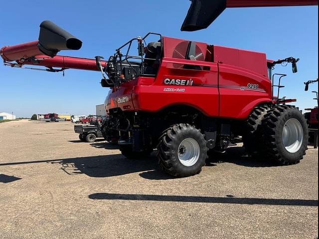 Image of Case IH 8250 equipment image 4