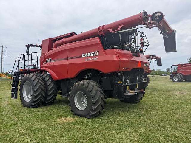 Image of Case IH 8250 equipment image 3