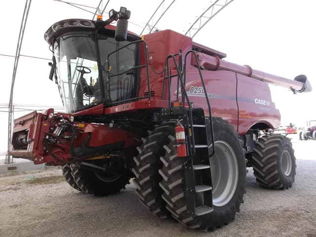 Image of Case IH 8250 equipment image 1