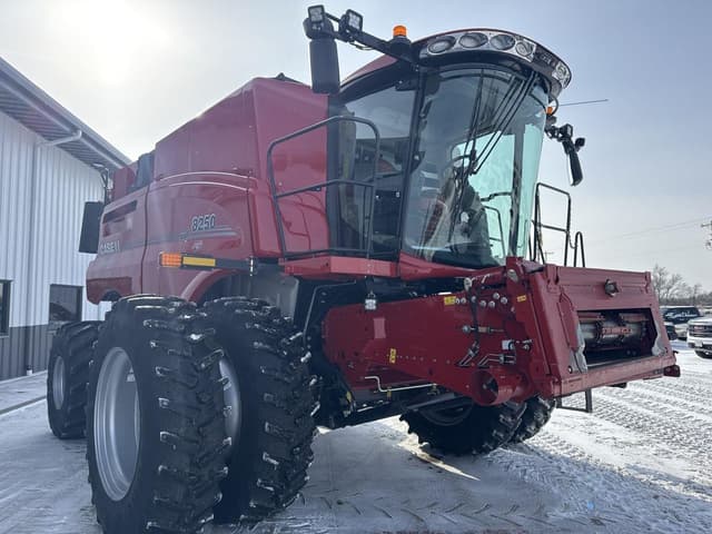 Image of Case IH 8250 equipment image 1