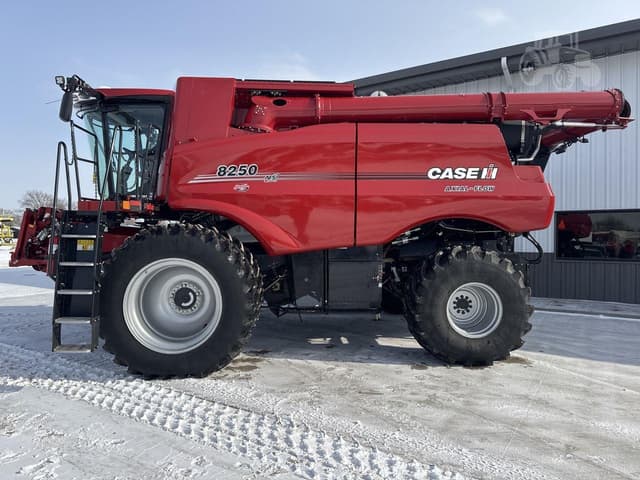 Image of Case IH 8250 equipment image 2