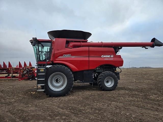 Image of Case IH 8250 equipment image 1