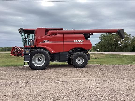 Image of Case IH 8250 equipment image 3