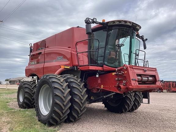 Image of Case IH 8250 equipment image 2