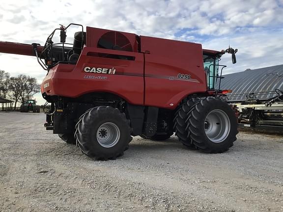 Image of Case IH 8250 equipment image 1