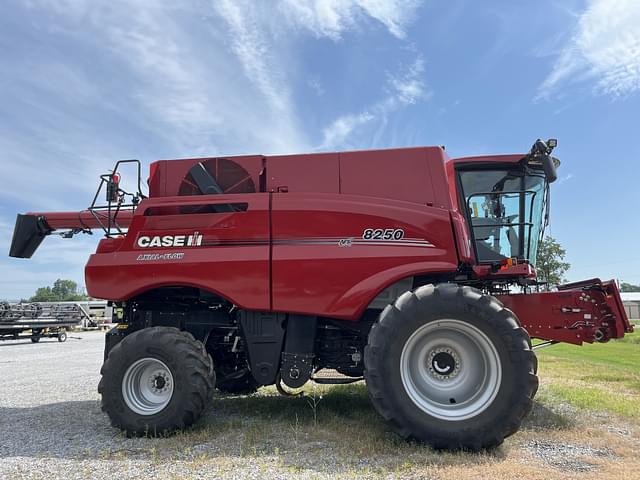 Image of Case IH 8250 equipment image 1