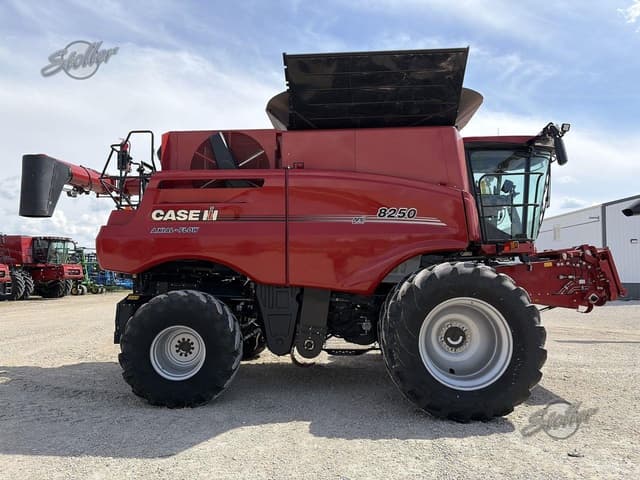 Image of Case IH 8250 equipment image 1