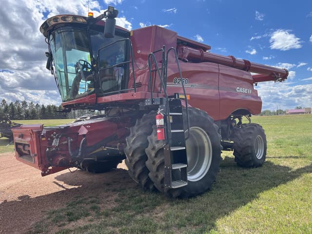 Image of Case IH 8250 equipment image 1