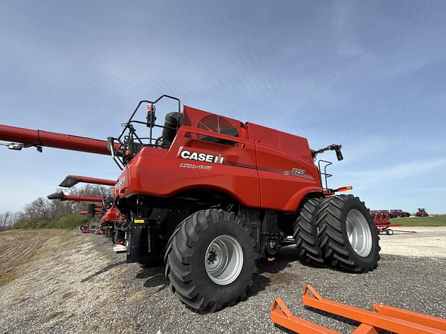 Image of Case IH 8250 equipment image 2