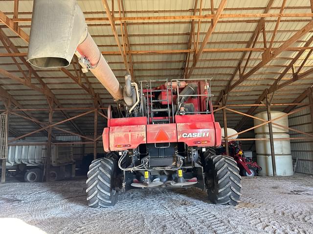 Image of Case IH 8250 equipment image 3