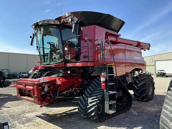 Image of Case IH 8250 equipment image 2