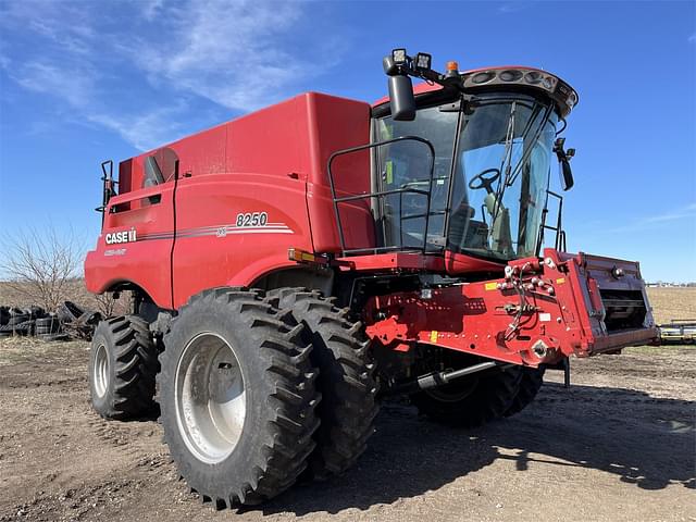 Image of Case IH 8250 equipment image 1