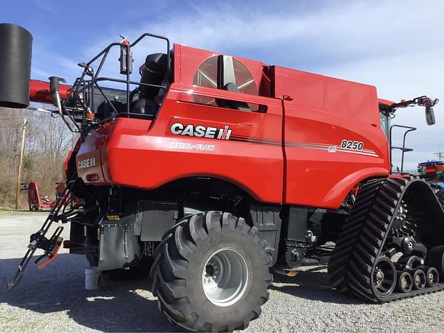 Image of Case IH 8250 equipment image 2