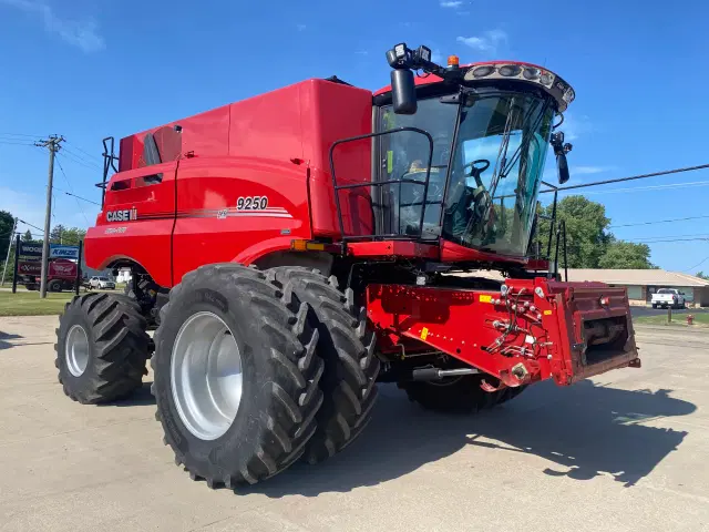 Image of Case IH Pro 700 equipment image 2