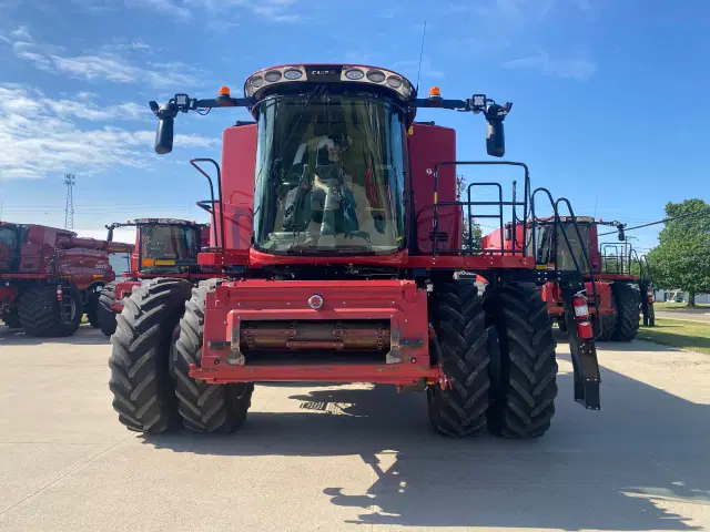 Image of Case IH Pro 700 equipment image 3