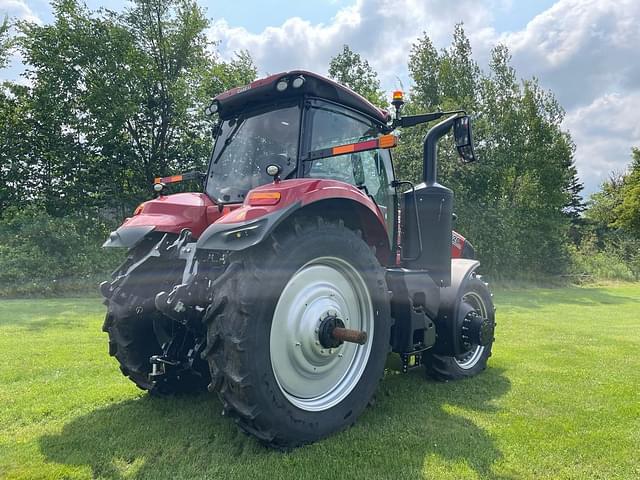 Image of Case IH Magnum 220 equipment image 4