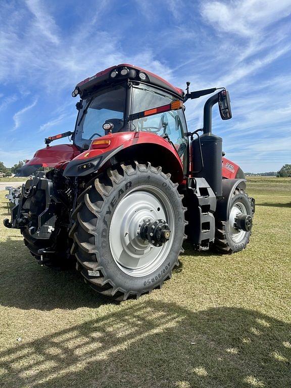 Image of Case IH Magnum 340 equipment image 3