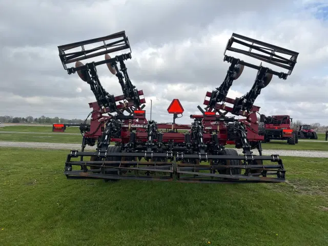 Image of Case IH Ecolo-Tiger 875 equipment image 2