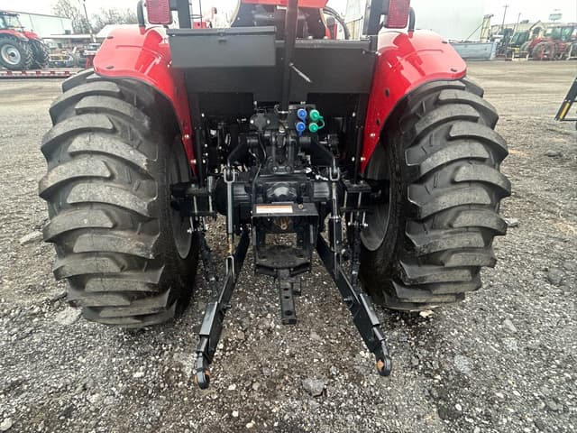 Image of Case IH Farmall 60A equipment image 4