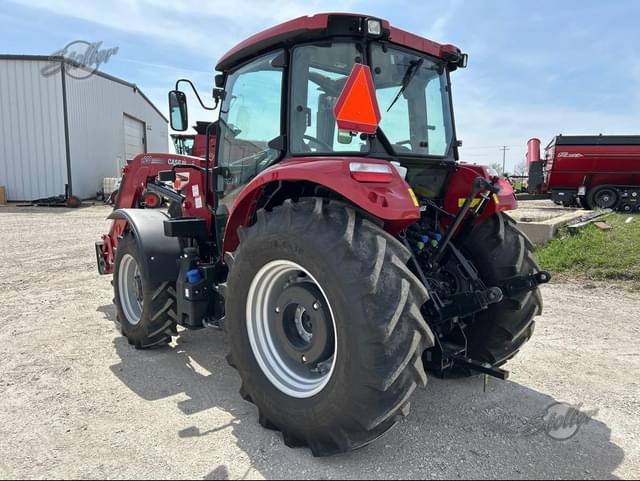 Image of Case IH Farmall 100C equipment image 4