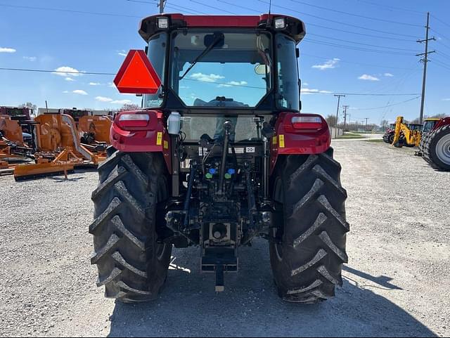 Image of Case IH Farmall 100C equipment image 3