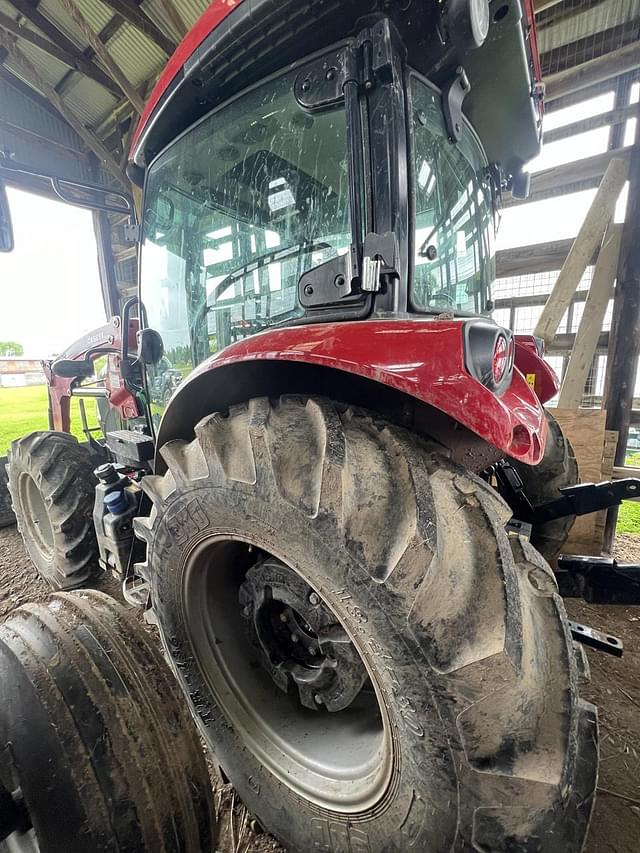 Image of Case IH Farmall 105A equipment image 4