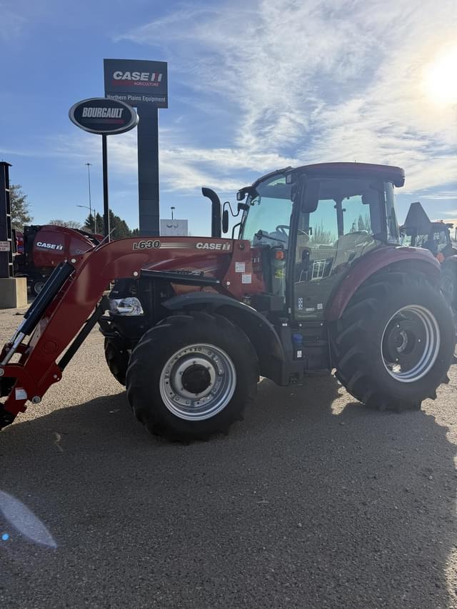 Image of Case IH Farmall 110C equipment image 1