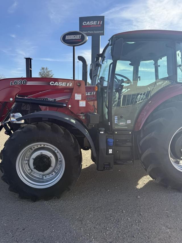 Image of Case IH Farmall 110C equipment image 2