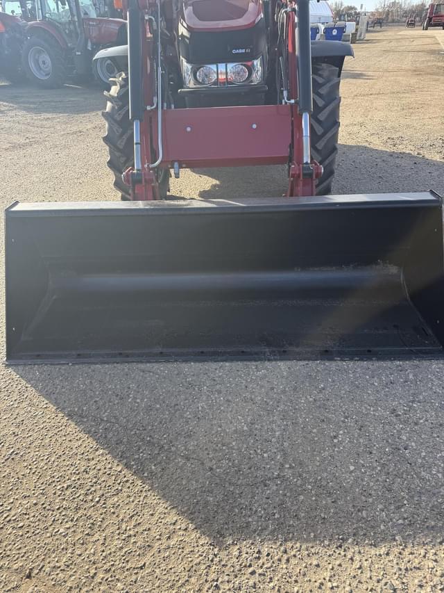 Image of Case IH Farmall 110C equipment image 3