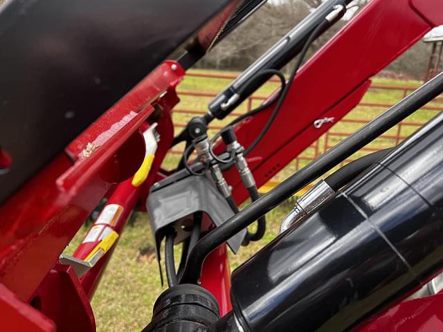 Image of Case IH Farmall 115A equipment image 3