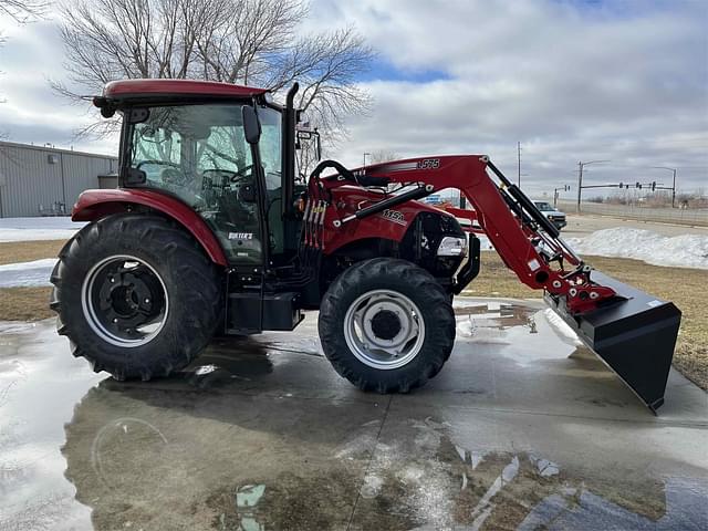 Image of Case IH Farmall 115A equipment image 3