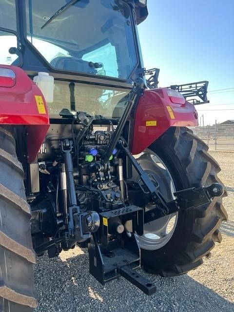 Image of Case IH Farmall 120C equipment image 3