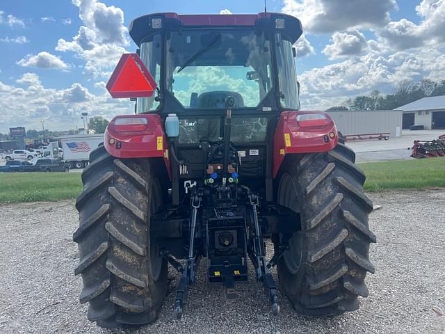 Image of Case IH Farmall 120C equipment image 3